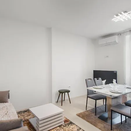 Vorfi Guest house *