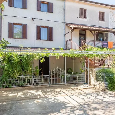 Vorfi Guest house *