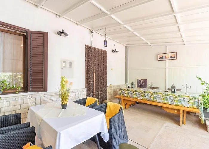 بيت ضيافة Vorfi